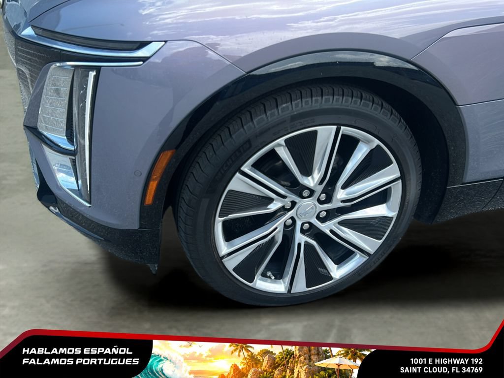 Certified 2025 Cadillac Lyriq Luxury w/ LPO, Floor Liner Package AWD/4WD image 29