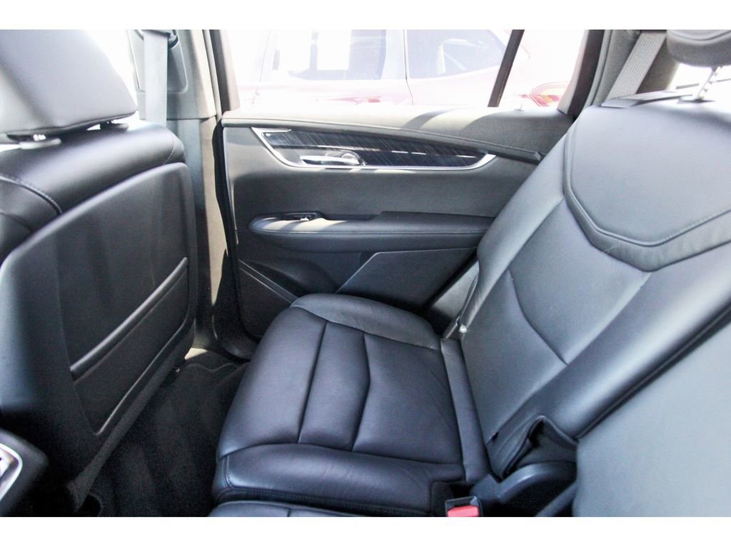 Used 2020 Cadillac XT6 Premium Luxury image 12