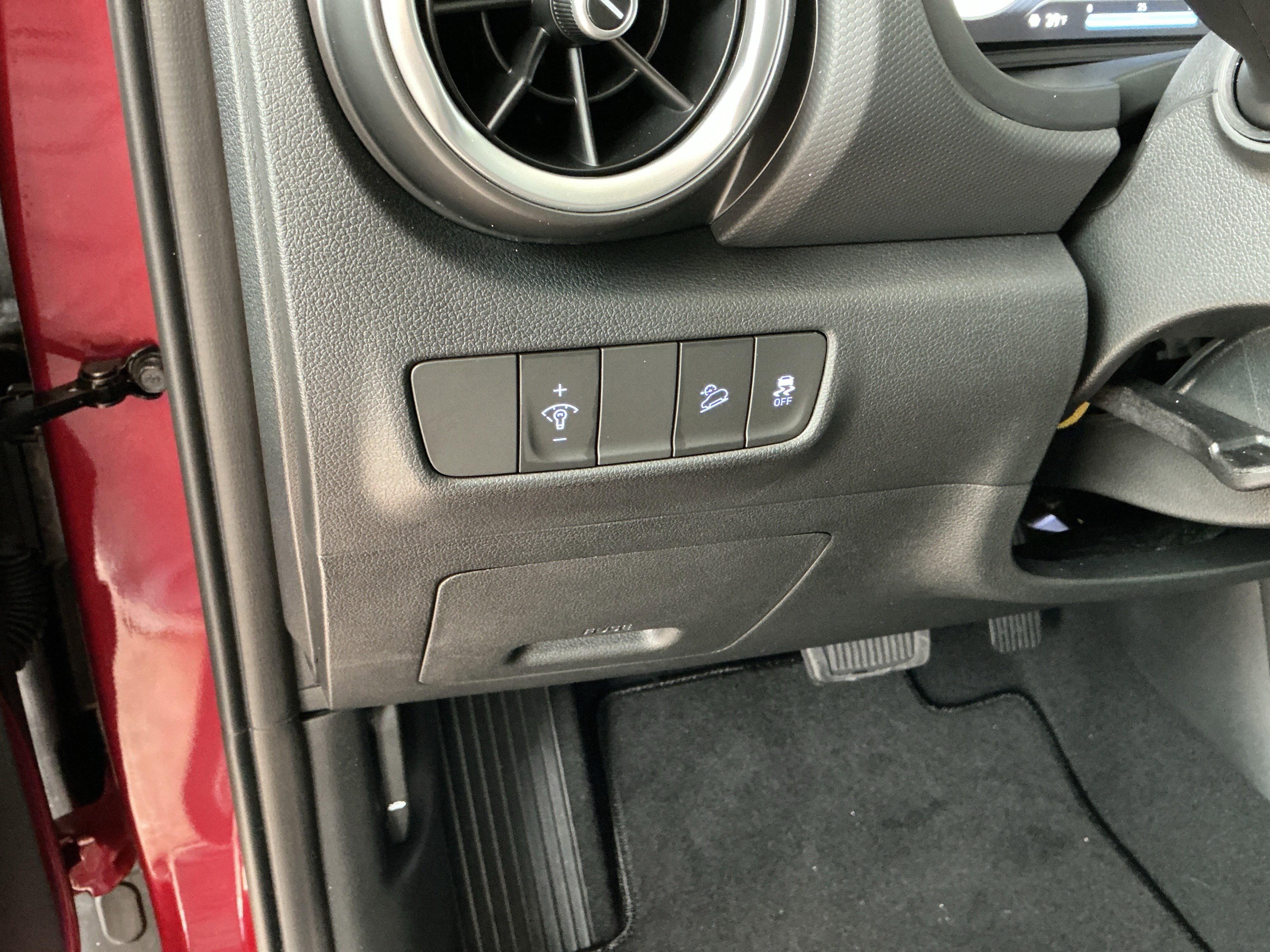 Used 2023 Hyundai Kona Limited image 26