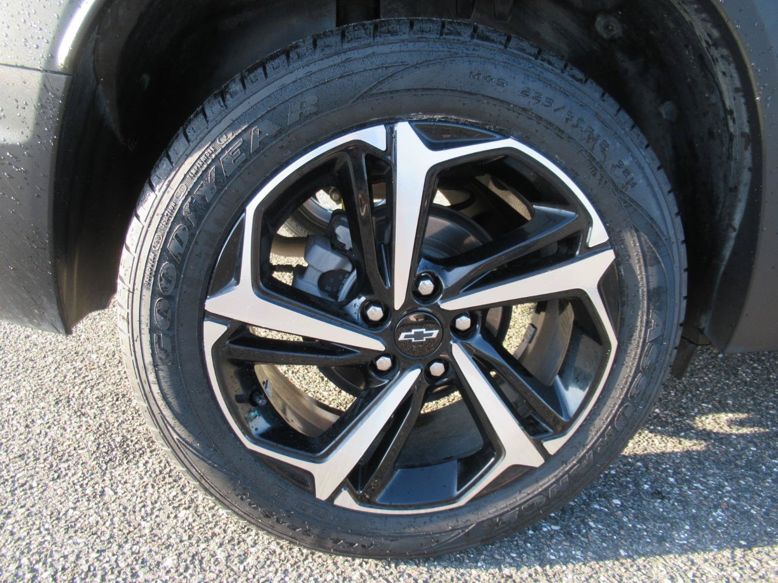 Used 2023 Chevrolet TrailBlazer RS w/ Convenience Package FWD image 8