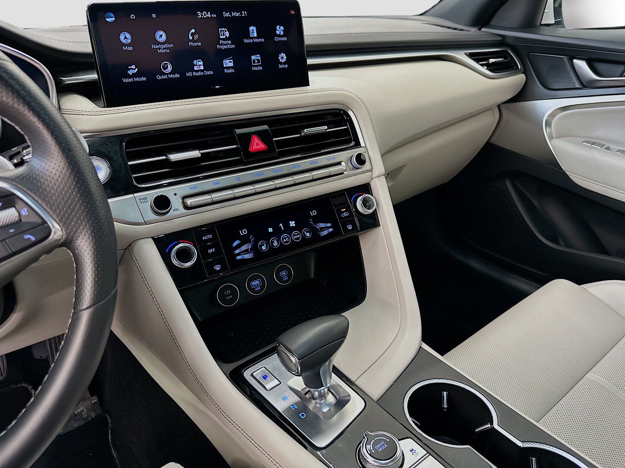 Used 2025 Genesis G70 2.5T image 26