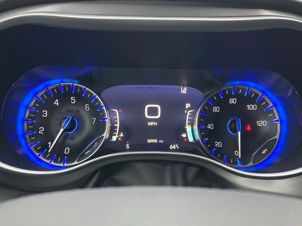 Used 2025 Chrysler Pacifica Select FWD image 16