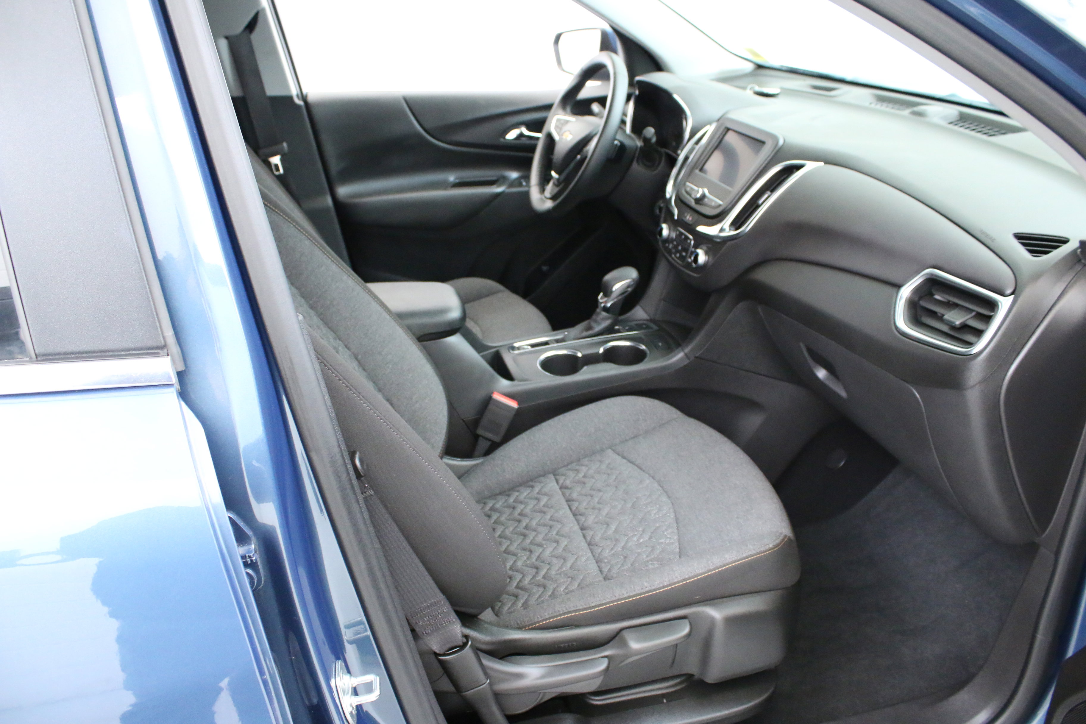 Certified 2024 Chevrolet Equinox LT AWD/4WD image 32