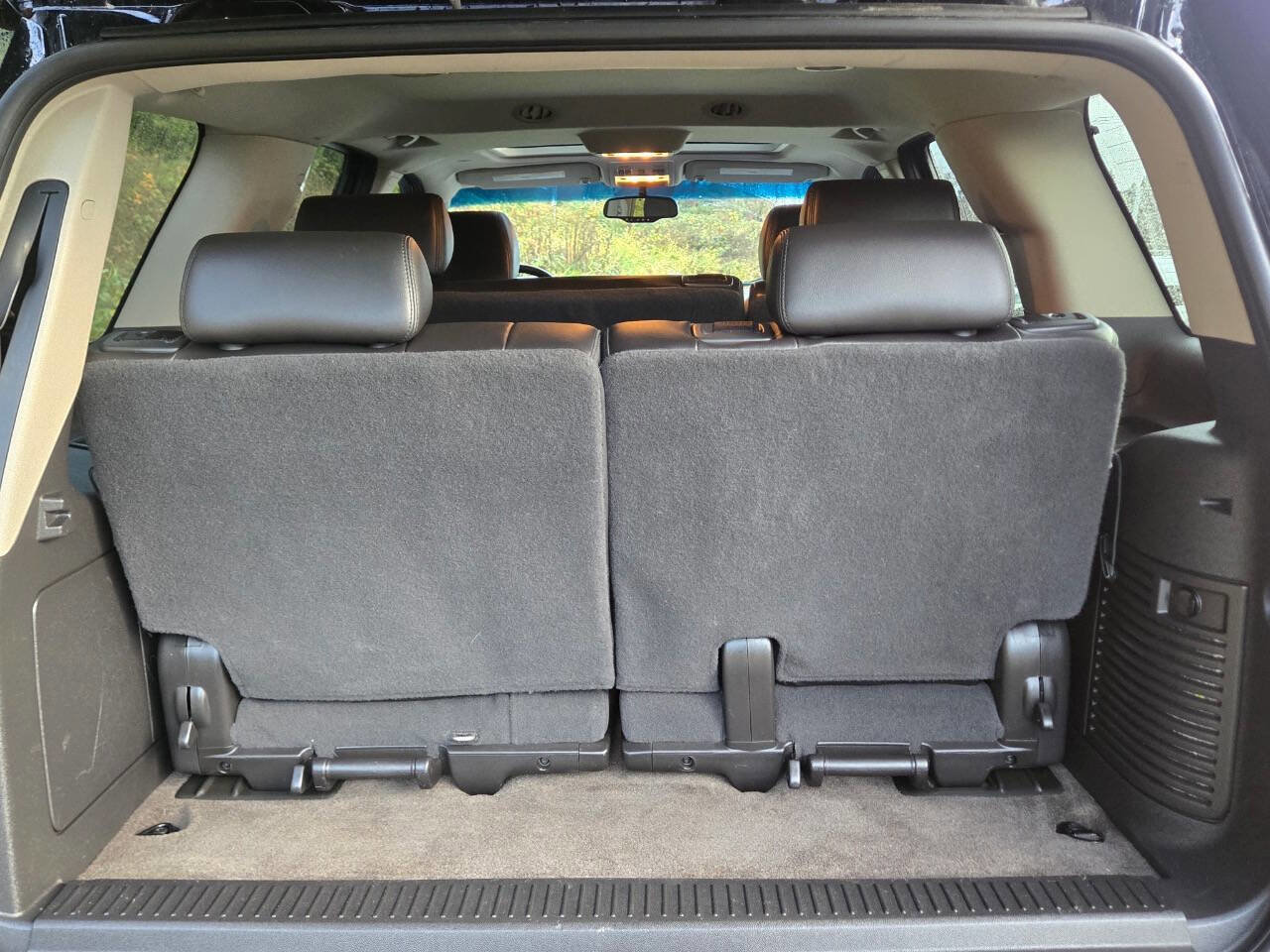 Used 2009 Chevrolet Tahoe LT w/ Luxury Package image 16