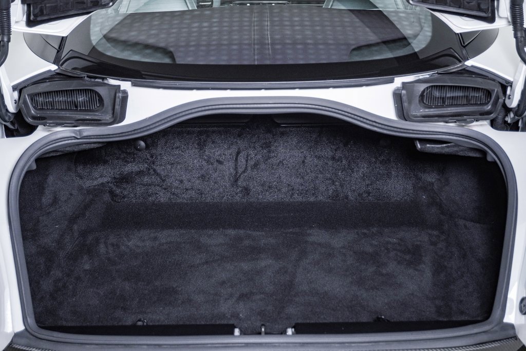 Used 2024 Aston Martin DB12 Coupe image 33