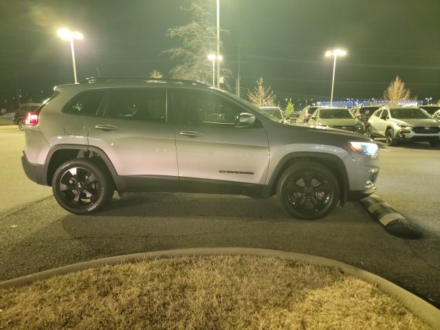 Used 2019 Jeep Cherokee Latitude Plus image 4