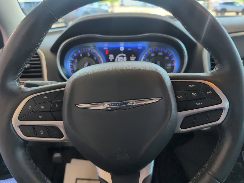 Used 2021 Chrysler 300 Touring L AWD/4WD image 17