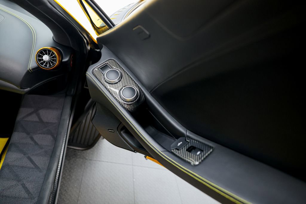 Used 2015 McLaren 650S Coupe image 32