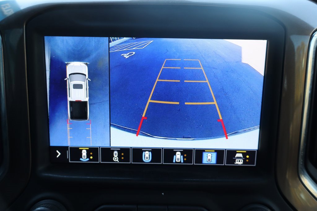 Used 2020 Chevrolet Silverado 1500 High Country w/ Technology Package image 11