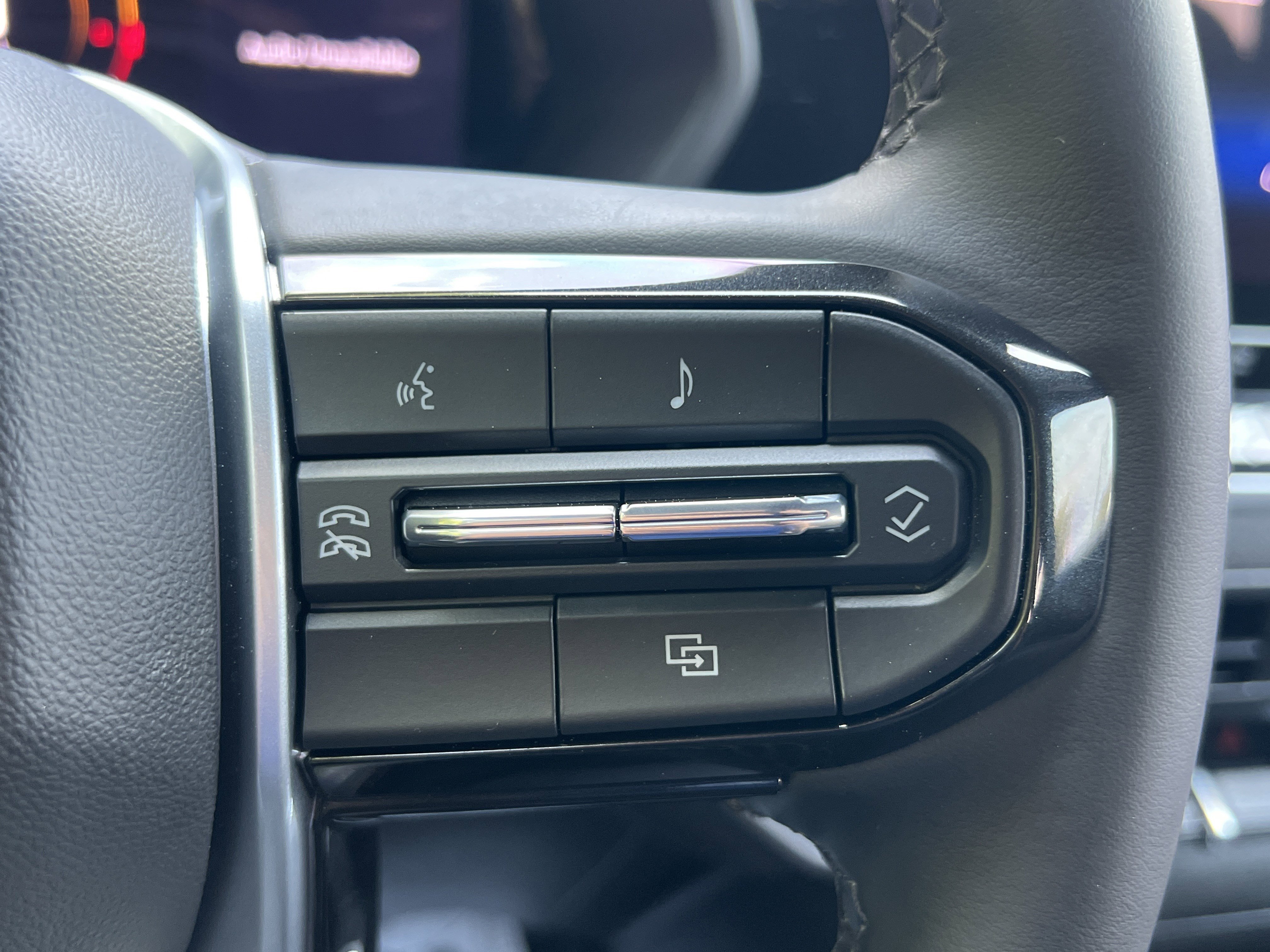 Used 2025 Chevrolet Colorado W/T w/ Advanced Trailering Package image 20