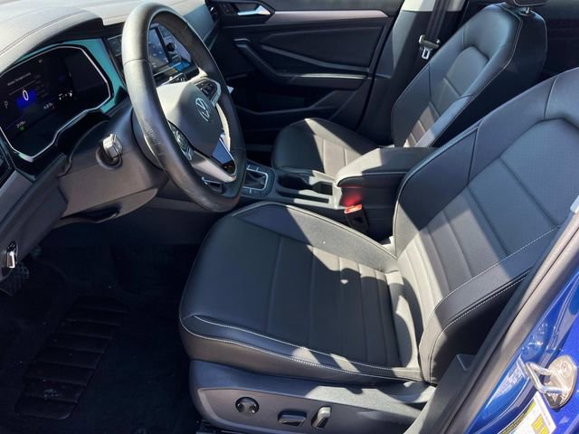 Used 2024 Volkswagen Jetta SE image 12