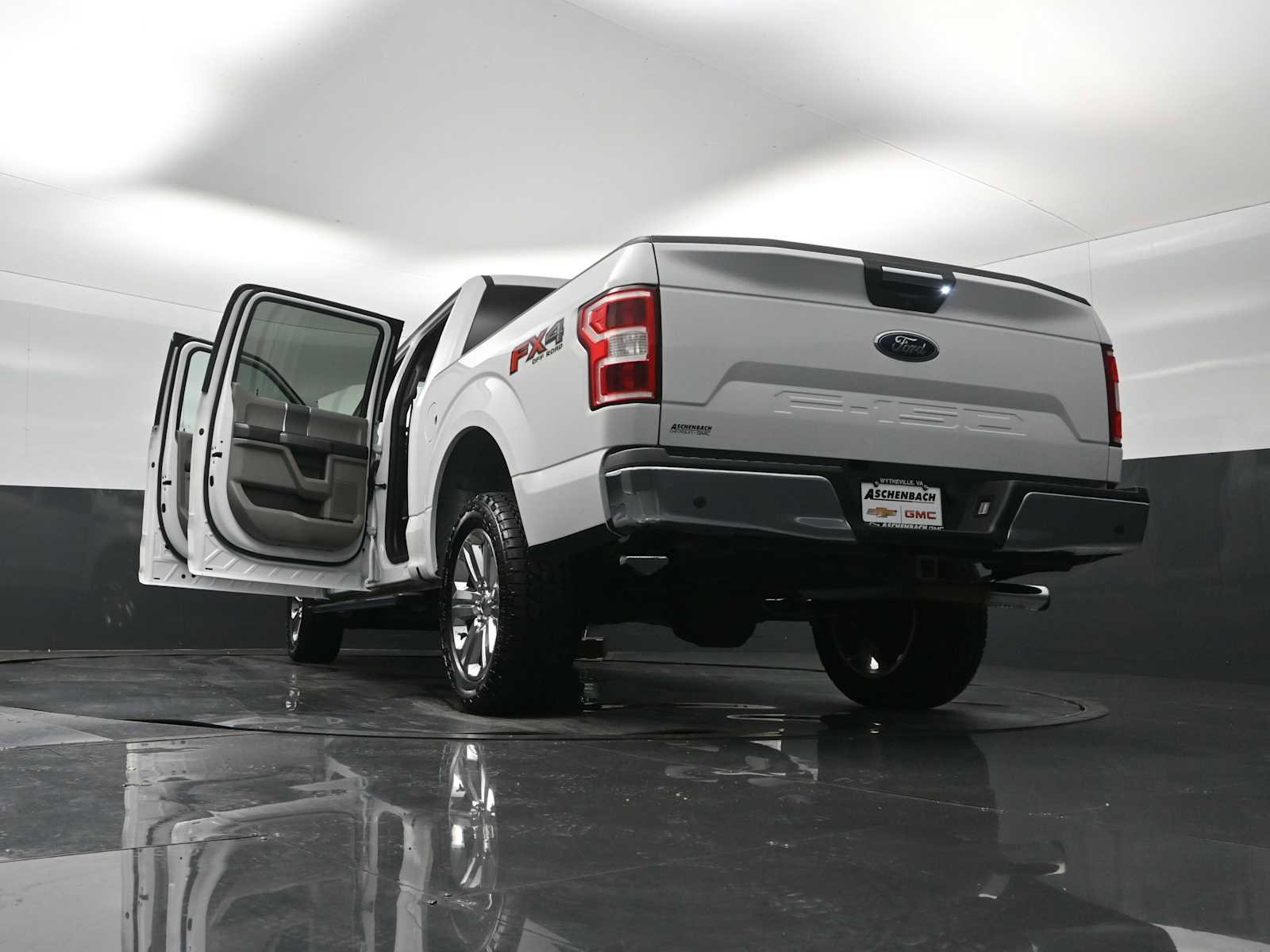 Used 2019 Ford F150 XLT w/ Equipment Group 302A Luxury AWD/4WD image 31