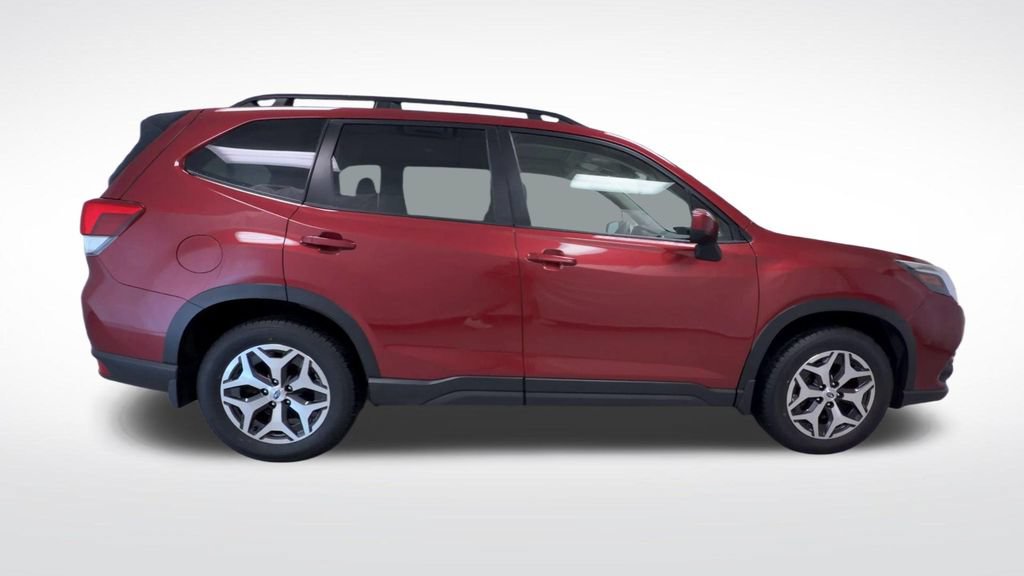 Used 2024 Subaru Forester Premium AWD/4WD image 9