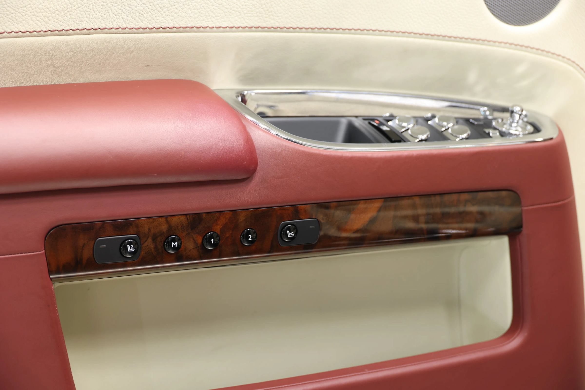 Used 2013 Rolls-Royce Ghost RWD image 11