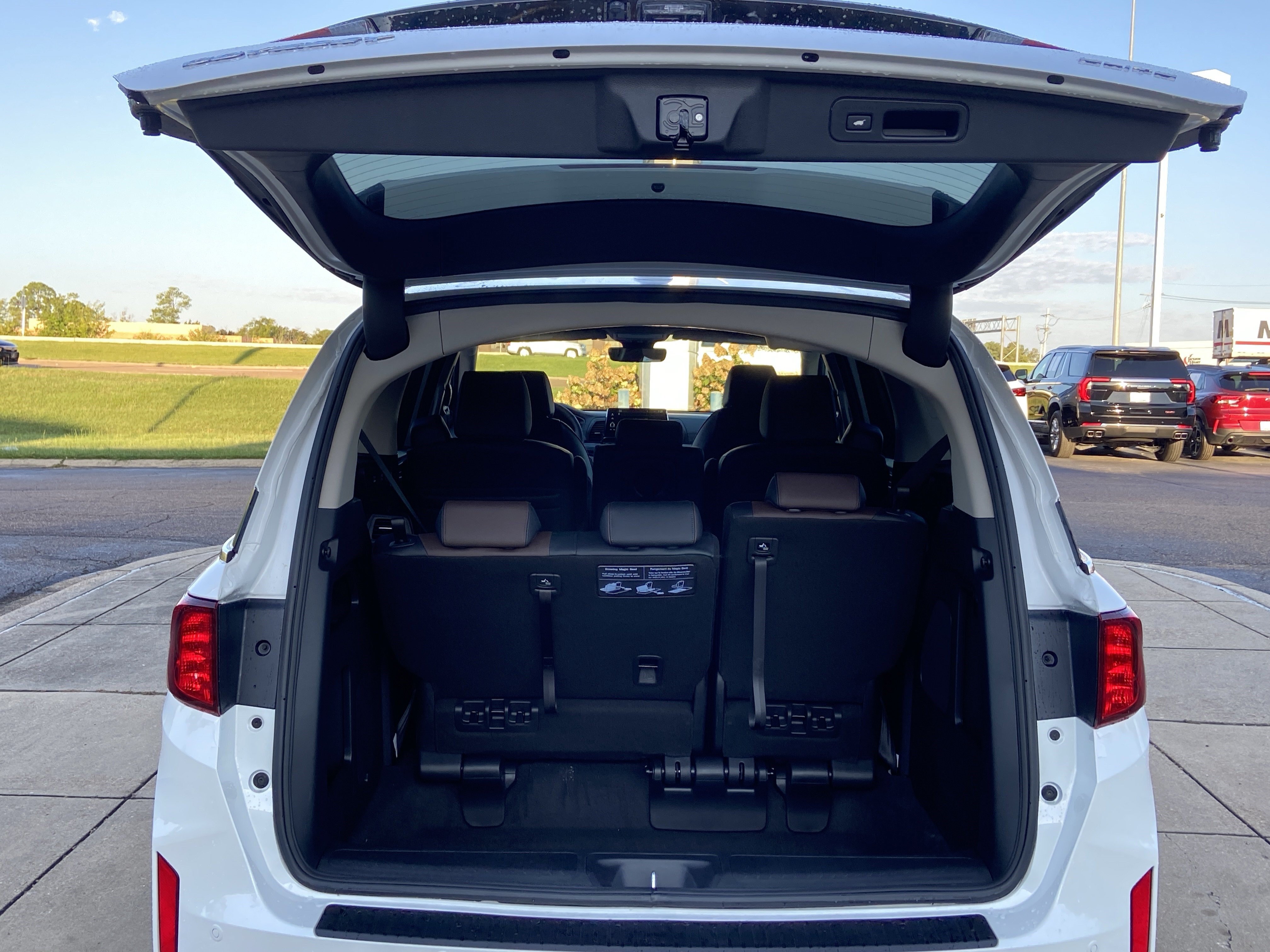 New 2027 Honda Odyssey Elite image 28