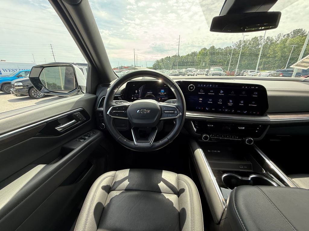 Used 2025 Chevrolet Tahoe Z71 AWD/4WD image 9