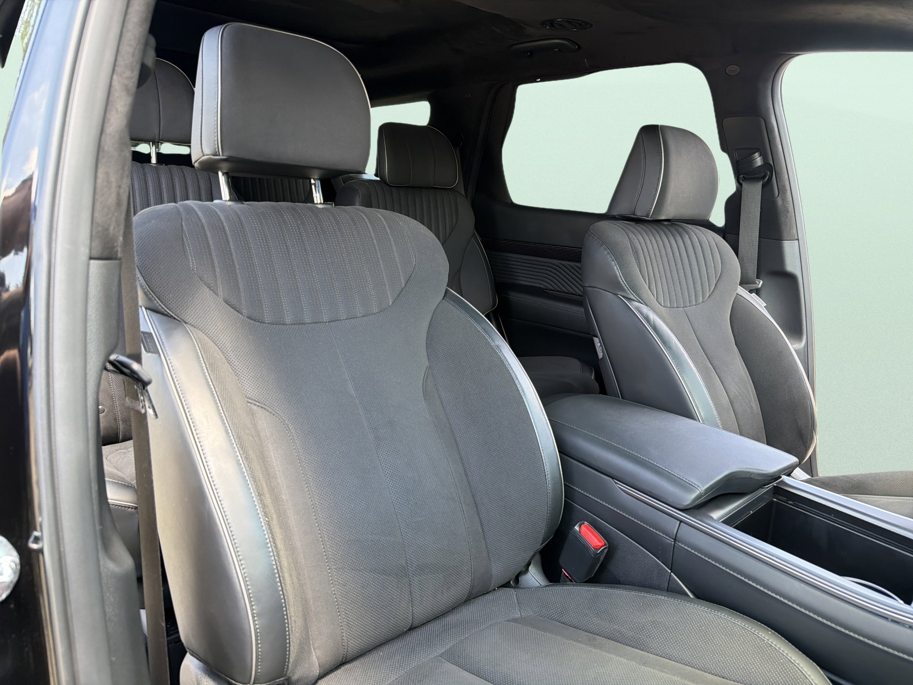 Used 2024 Hyundai Palisade Calligraphy AWD/4WD image 5