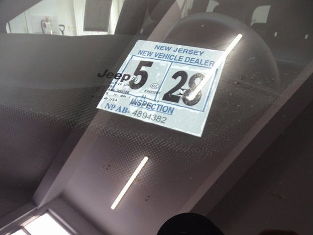 Certified 2023 Jeep Grand Cherokee Altitude image 25