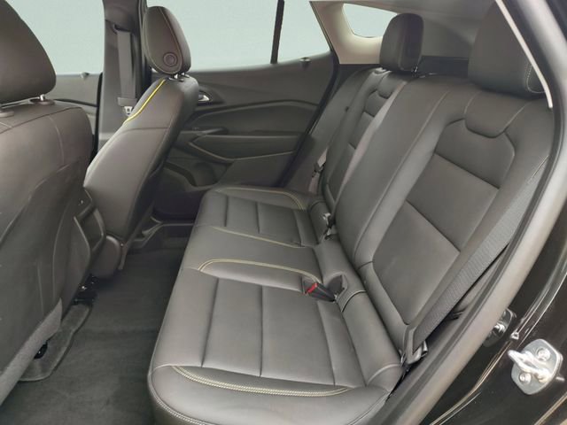 Used 2025 Chevrolet Trax ACTIV w/ Sunroof Package image 29