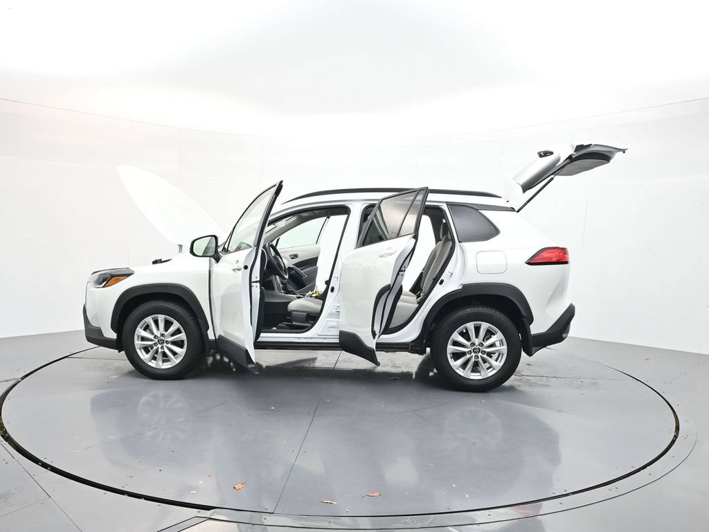 Used 2024 Toyota Corolla Cross LE FWD image 36