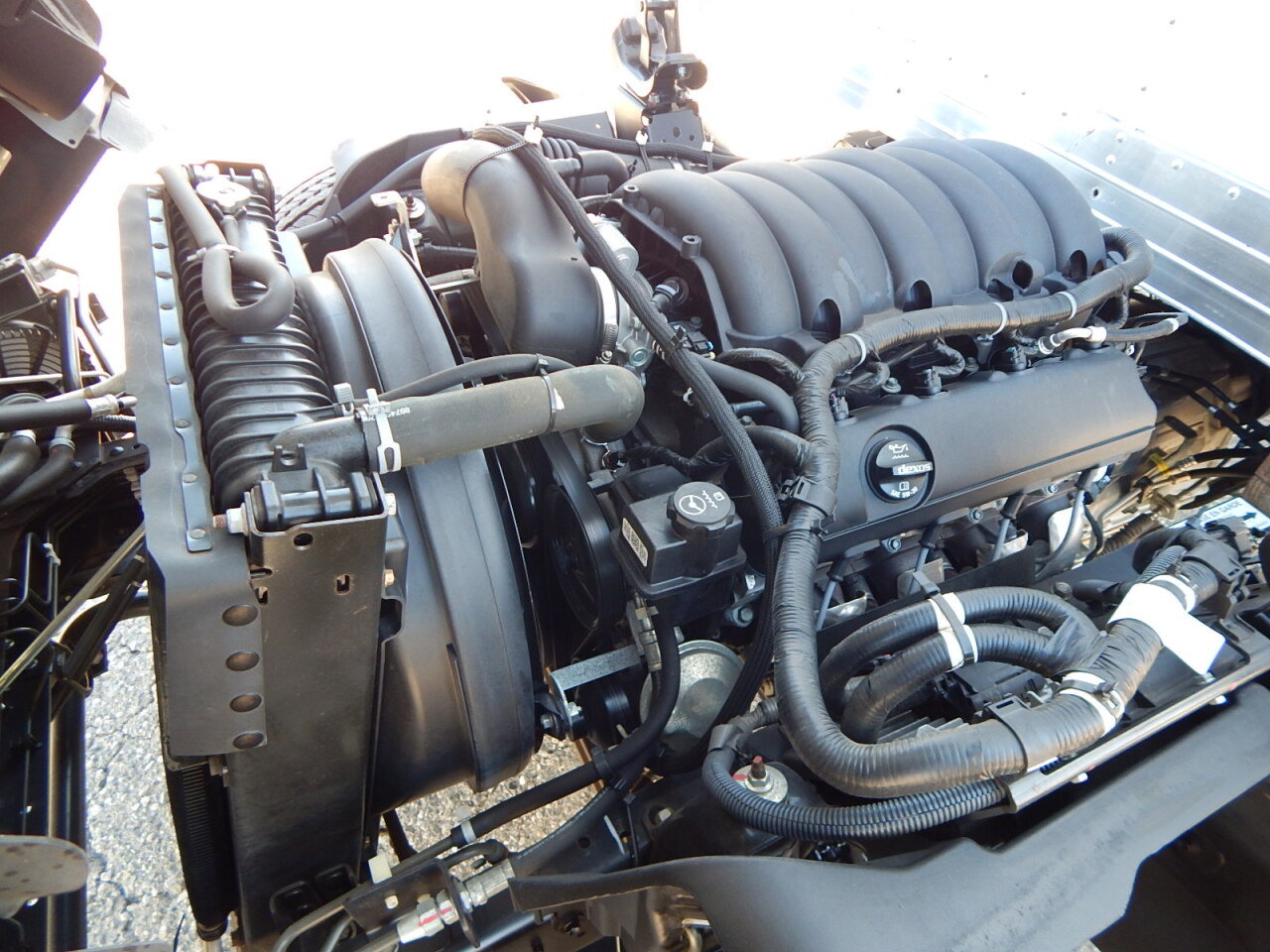 Used 2024 Isuzu NPR image 28