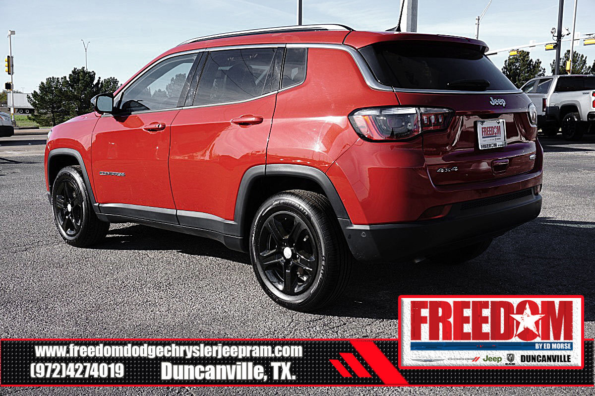 Used 2023 Jeep Compass Latitude w/ Convenience Group image 3