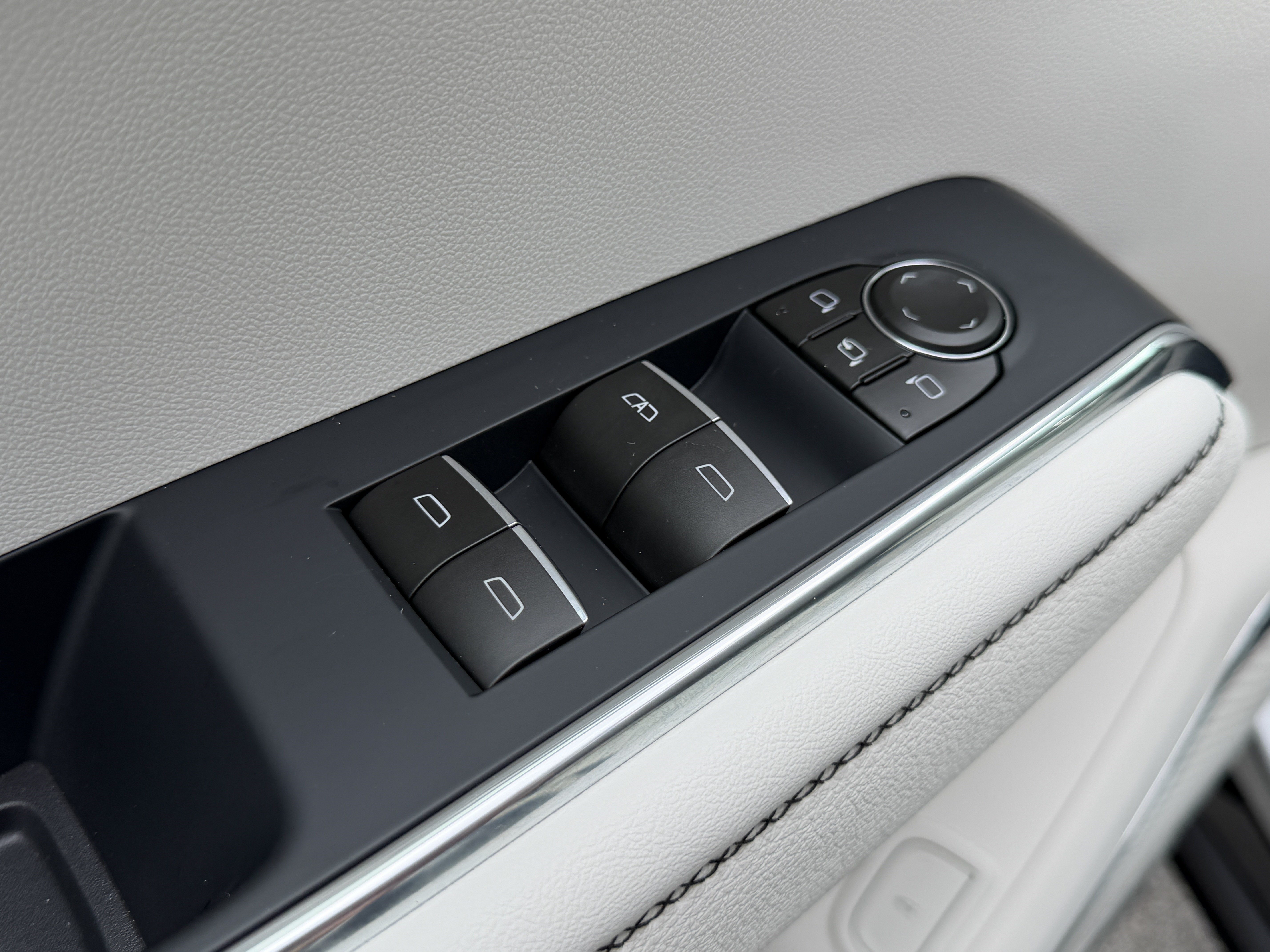 New 2027 GMC Acadia Denali w/ Denali Reserve Package FWD image 14