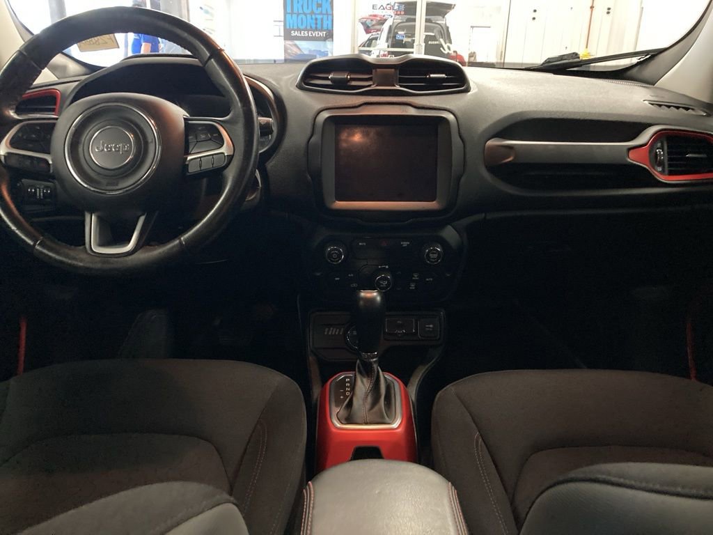 Used 2019 Jeep Renegade Trailhawk w/ UConnect 8.4 Nav Group AWD/4WD image 39