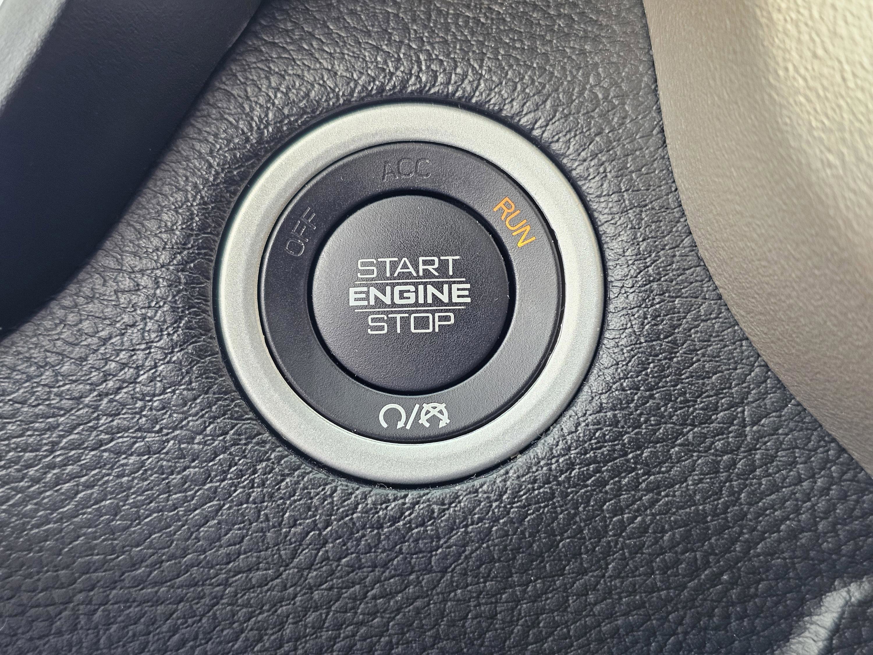 Used 2019 RAM 1500 Laramie AWD/4WD image 25