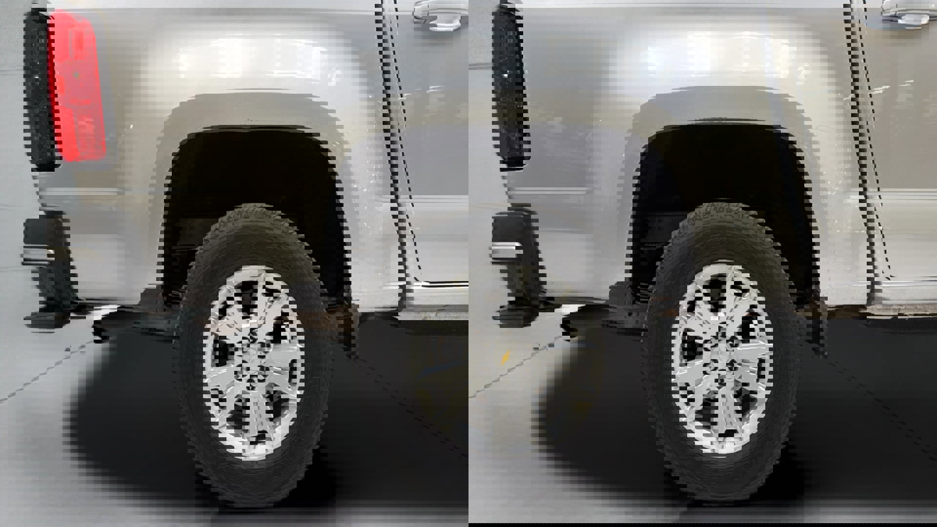 Used 2015 Chevrolet Colorado LT w/ LT Convenience Package image 35