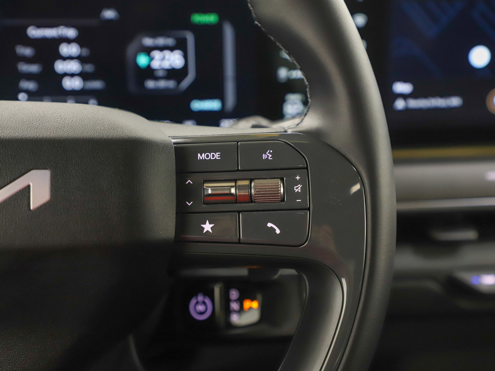 Used 2024 Kia EV9 Land image 32