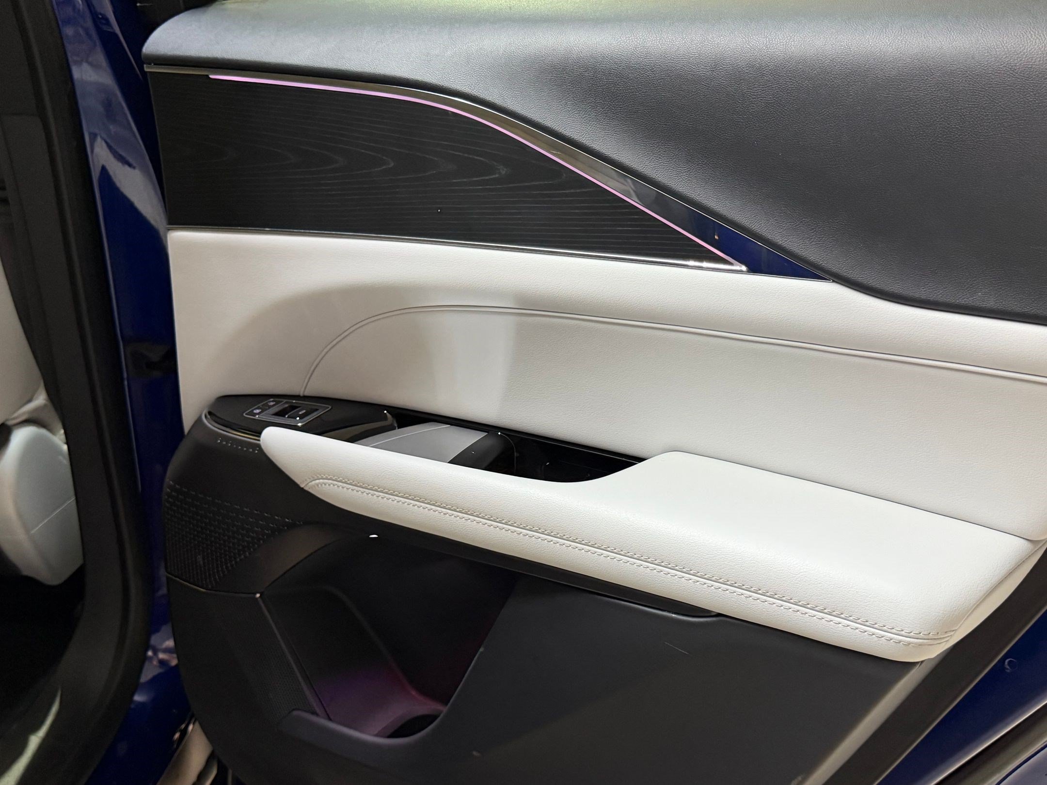Certified 2024 Cadillac Lyriq Sport RWD image 43