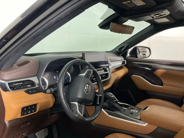 Used 2022 Toyota Highlander Platinum image 23