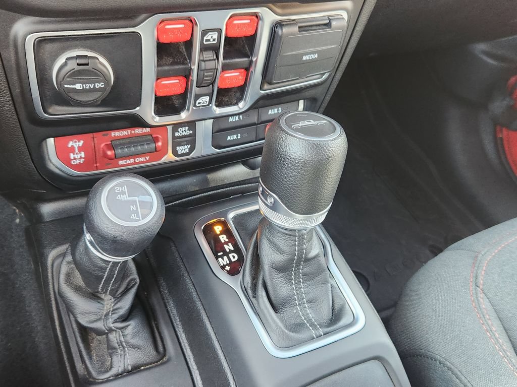 Used 2024 Jeep Gladiator Rubicon w/ Convenience Group AWD/4WD image 31
