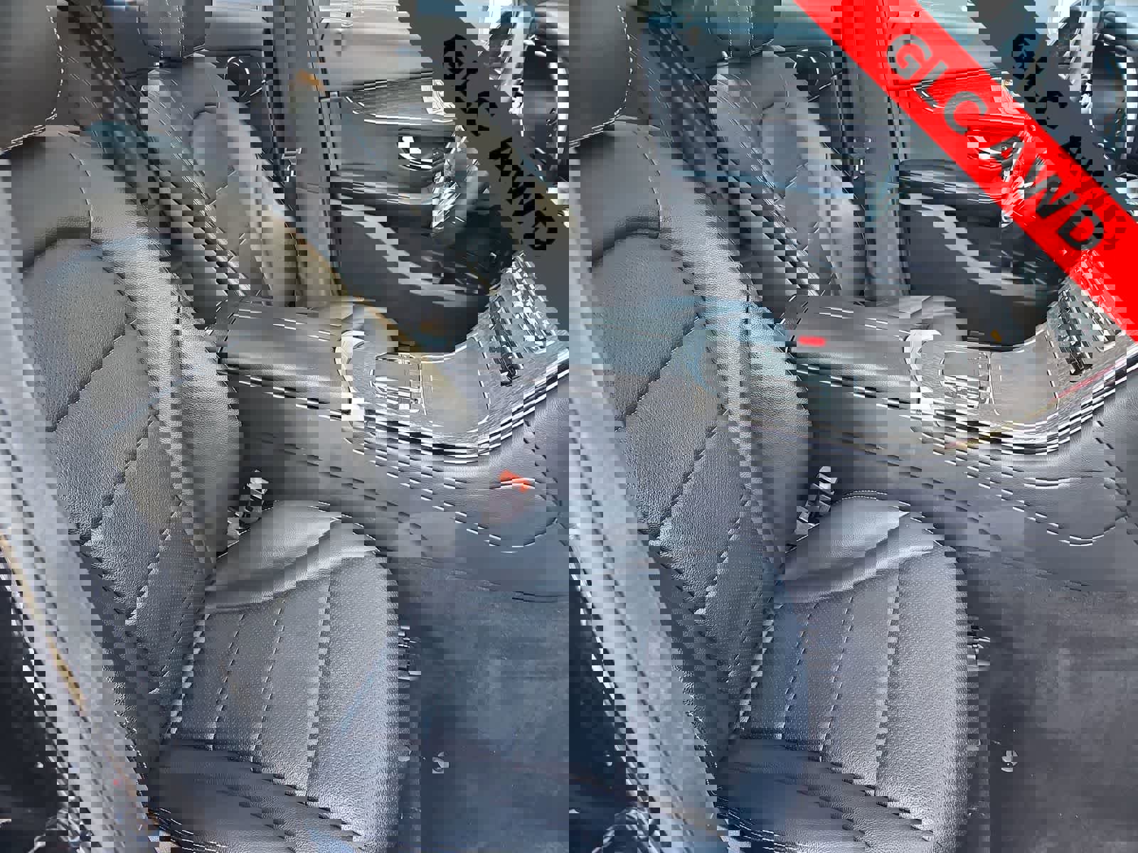 Used 2022 Mercedes-Benz GLC 300 4MATIC w/ Premium Package Lite image 18