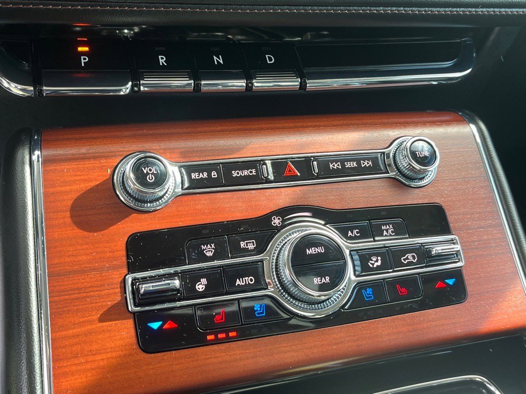 Used 2022 Lincoln Aviator Reserve w/ Equipment Group 201A image 10