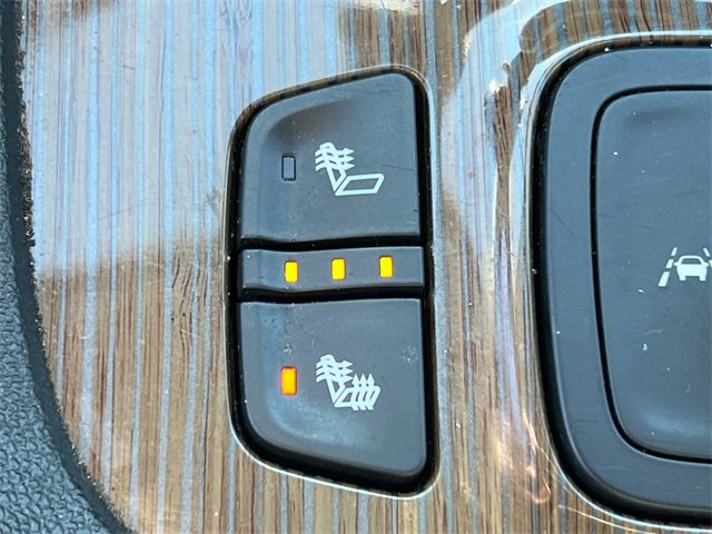 Used 2023 GMC Acadia SLE w/ Driver Convenience Package image 31