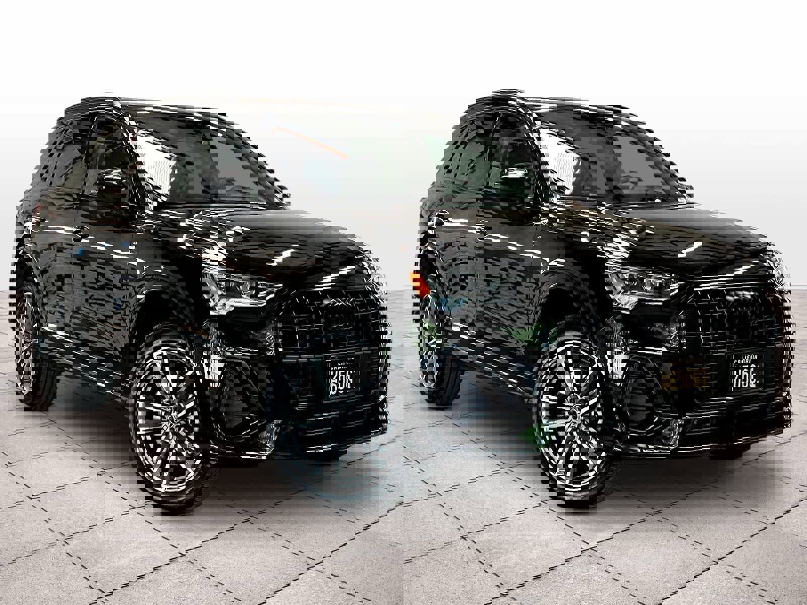 Used 2023 Audi Q3 2.0T Premium AWD/4WD image 2