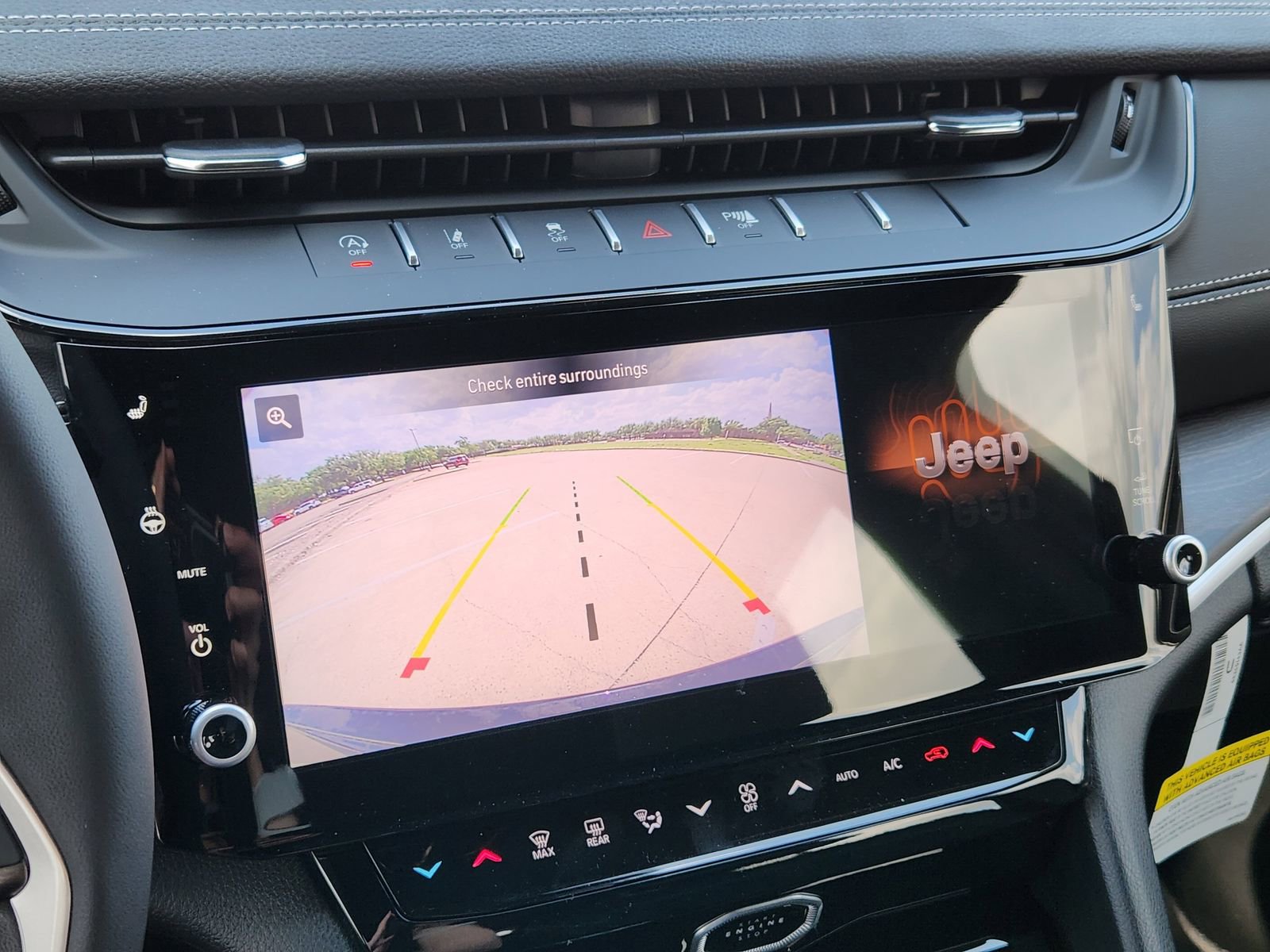 New 2026 Jeep Grand Cherokee Altitude AWD/4WD image 25