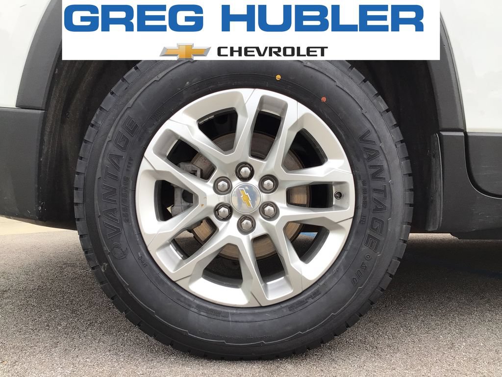 Used 2023 Chevrolet Traverse LS w/ Safety Package FWD image 17