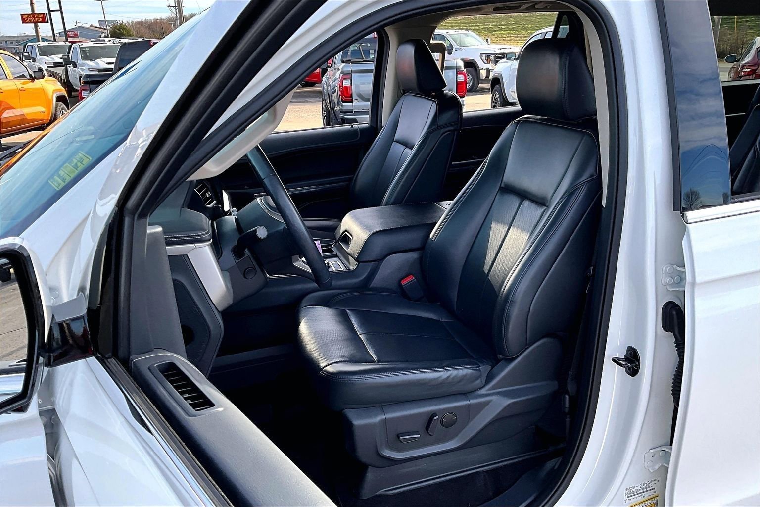 Used 2022 Ford Expedition Max XLT image 27