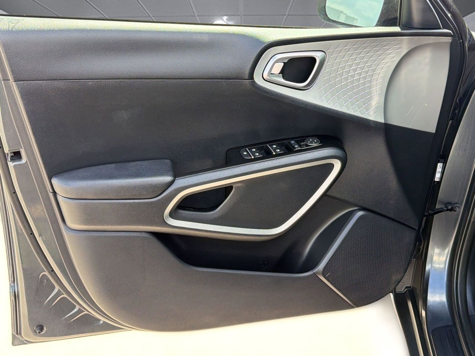 Used 2022 Kia Soul LX w/ Technology Package image 13