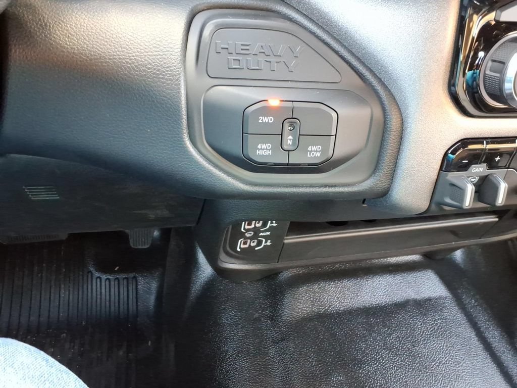 New 2026 RAM 2500 Tradesman w/ Chrome Appearance Group AWD/4WD image 13