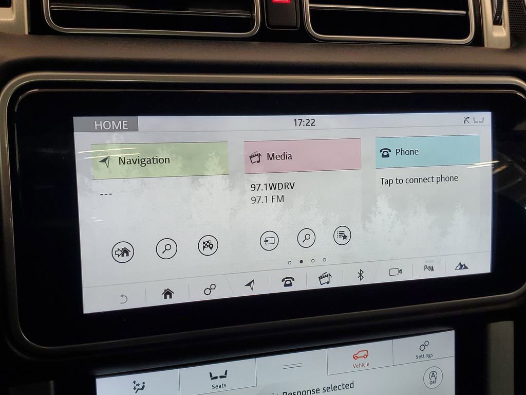 Used 2020 Land Rover Range Rover Long Wheelbase HSE image 17