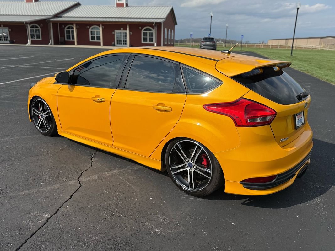 Used 2016 Ford Focus ST image 7
