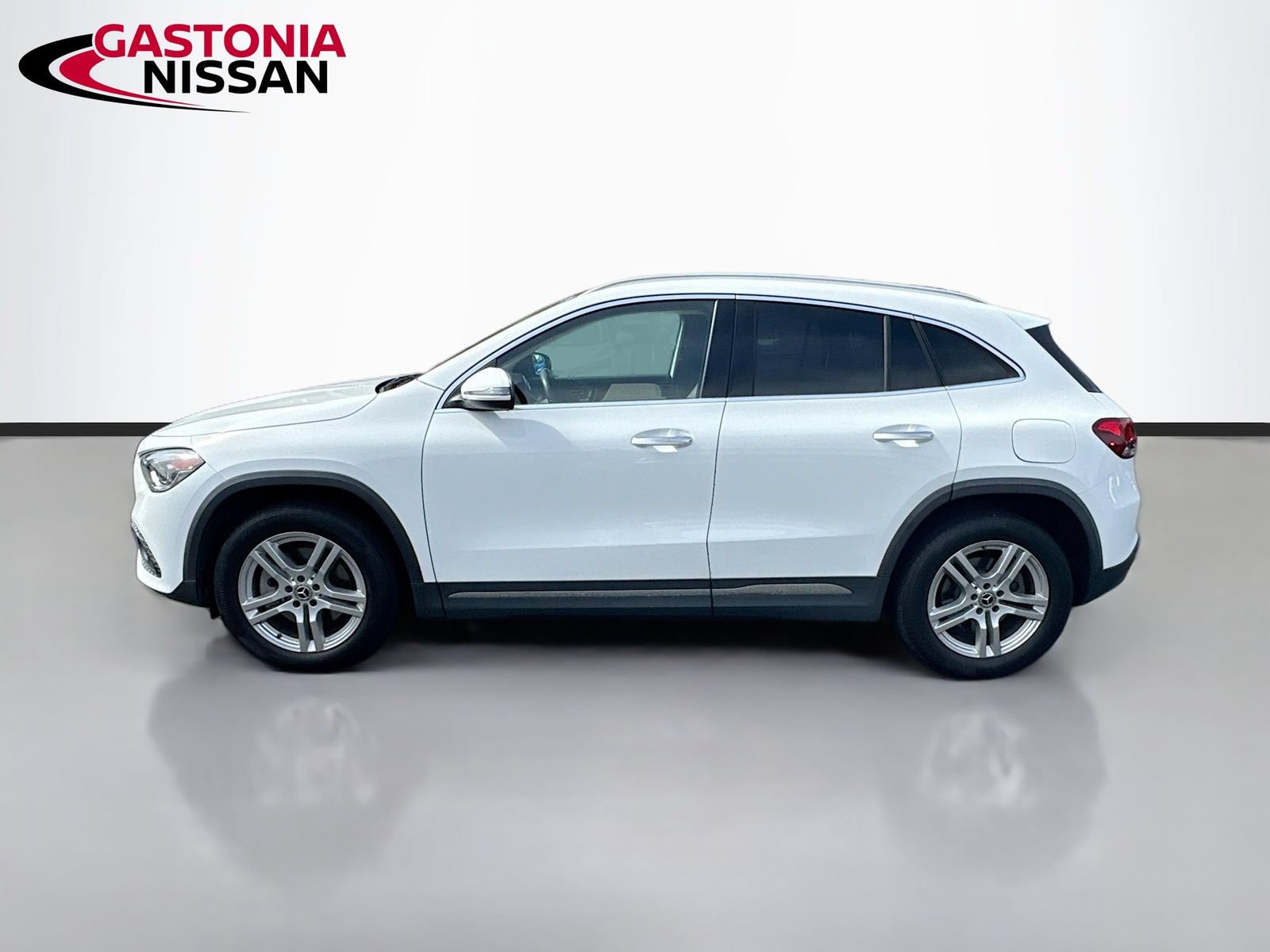 Used 2022 Mercedes-Benz GLA 250 w/ Premium Package Lite image 5