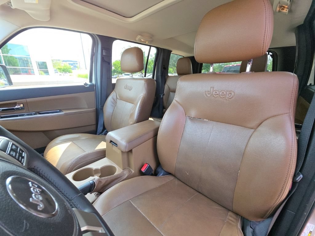 Used 2011 Jeep Liberty Limited w/ Comfort/Convenience Group AWD/4WD image 10