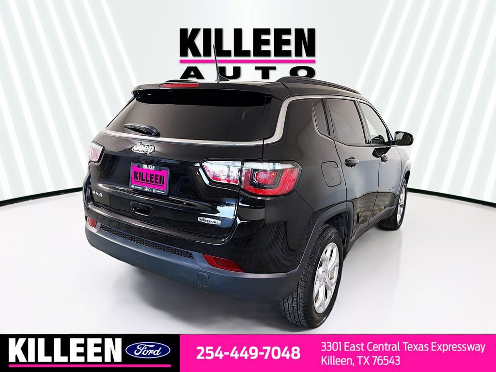 Used 2024 Jeep Compass Latitude image 8