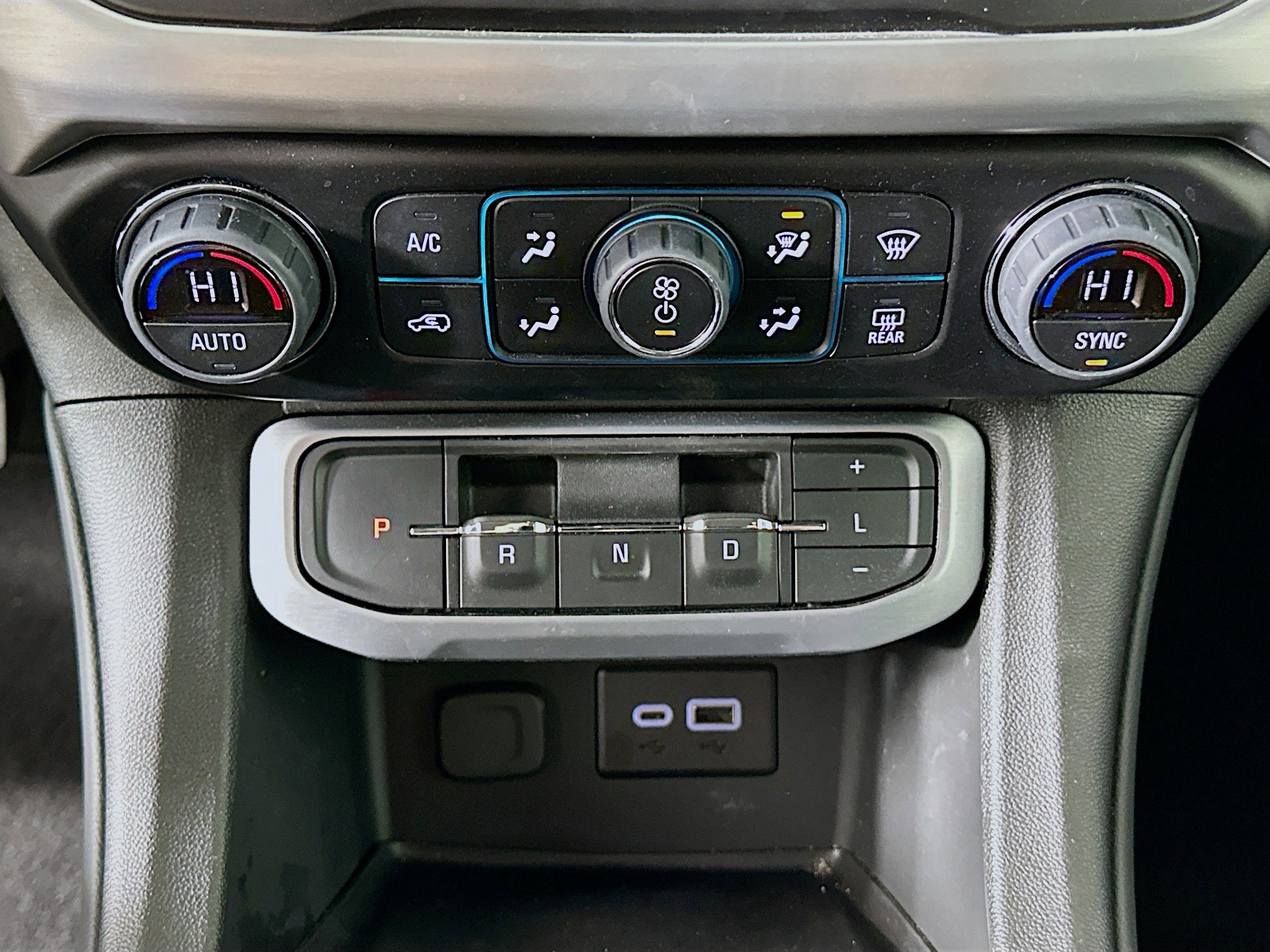 Used 2023 GMC Acadia SLE w/ Driver Convenience Package image 24