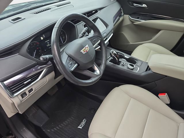 Used 2021 Cadillac XT4 Luxury w/ Cold Weather Package AWD/4WD image 19